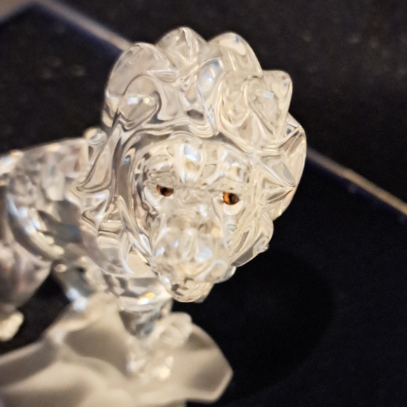Swarovski crystal standing lion Rare Encounters w outer box and case. Pristine - Picture 3 of 8